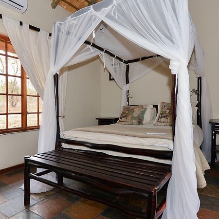Thornhill Safari Lodge โฮดสปรูท ภายนอก รูปภาพ