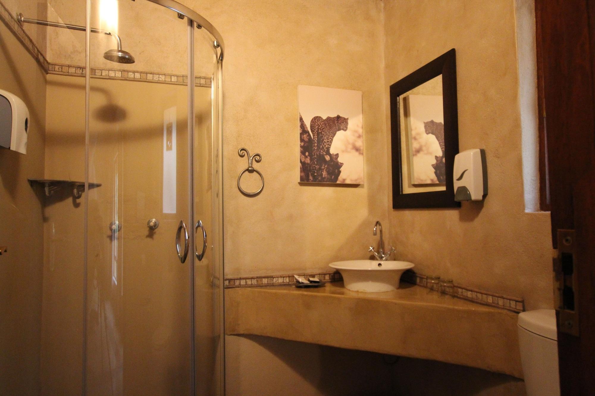 Thornhill Safari Lodge โฮดสปรูท ภายนอก รูปภาพ